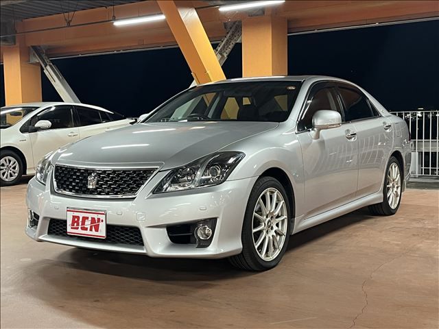 CROWN sedan